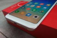 小米Redmi5Plus是该公司的首款全屏幕设备