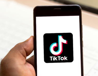 国银行指示员工从公司移动设备中删除TikTok